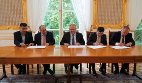 Signing of an agreement at the University of Warsaw