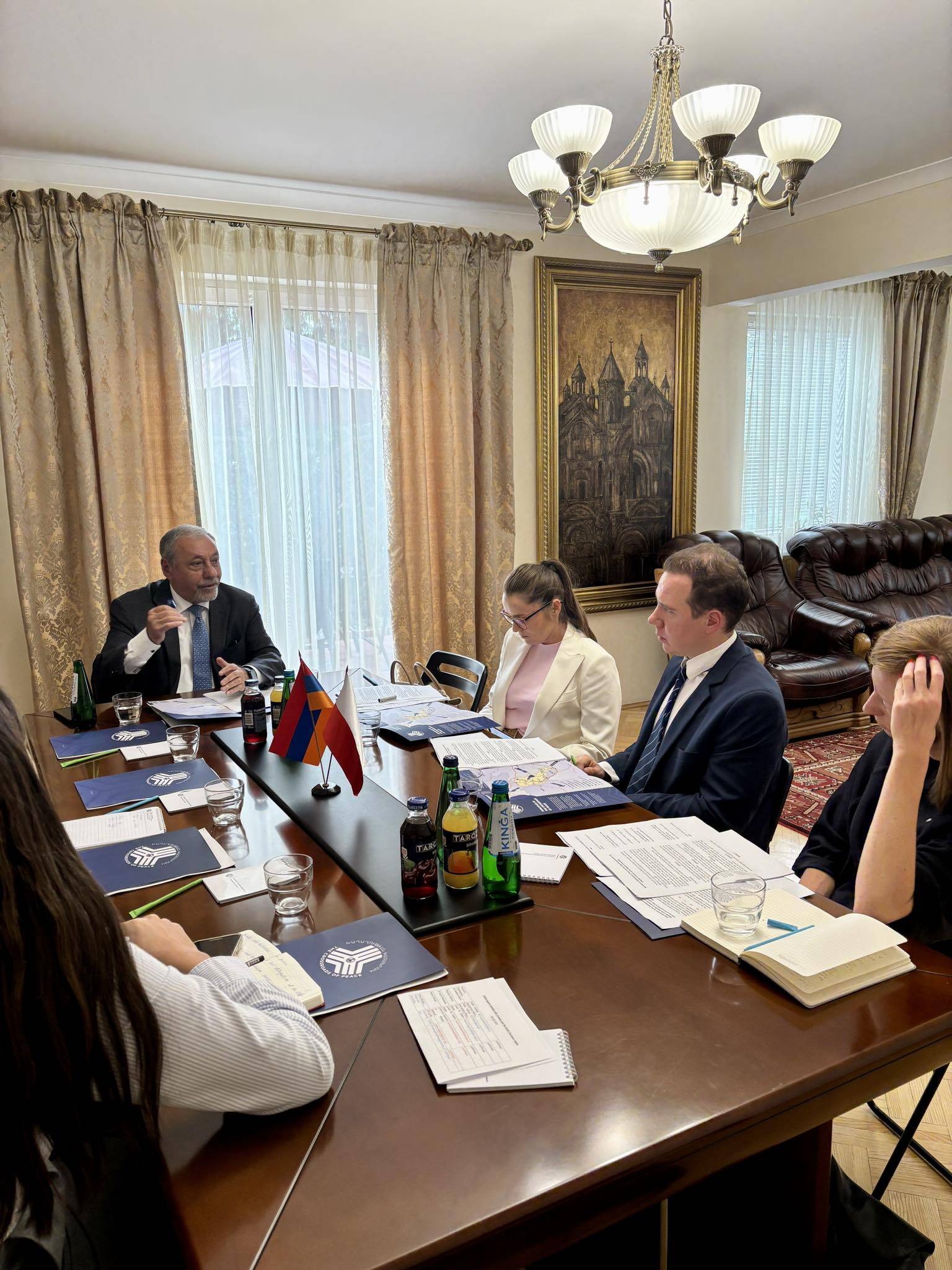Ambassador Alexander Arzoumanian held a meeting with representatives of the Polish expert community, analysts, and journalists at the Embassy of Armenia in Poland