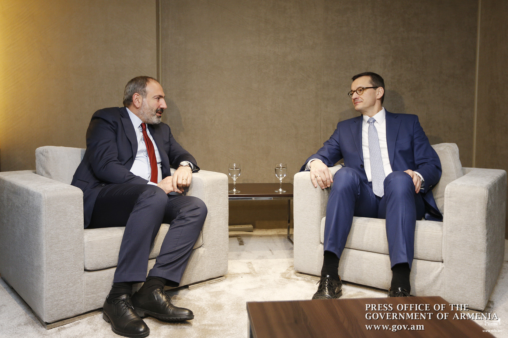 Nikol Pashinyan meets with Mateusz Morawiecki