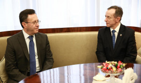 Դեսպան Սամվել Մկրտչյանի հանդիպումը Լեհաստանի Սենատի նախագահի հետ
